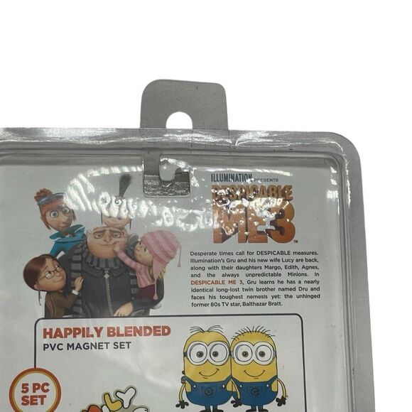 Universal Studios Despicable Me 3 Happily Blended PVC Magnet Set New - Picture 6 of 8